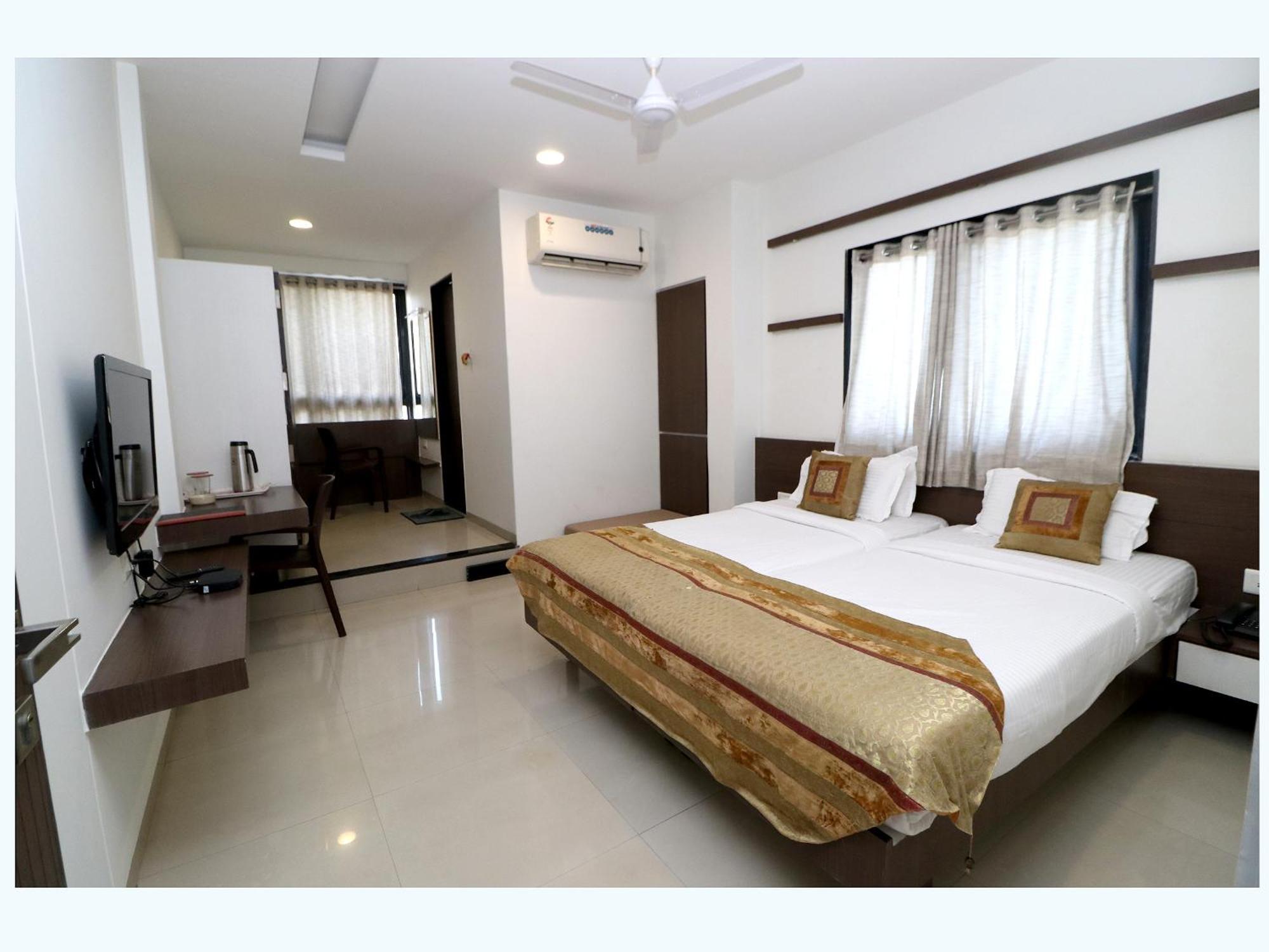 Hotel Girnar Evrengabad Dış mekan fotoğraf