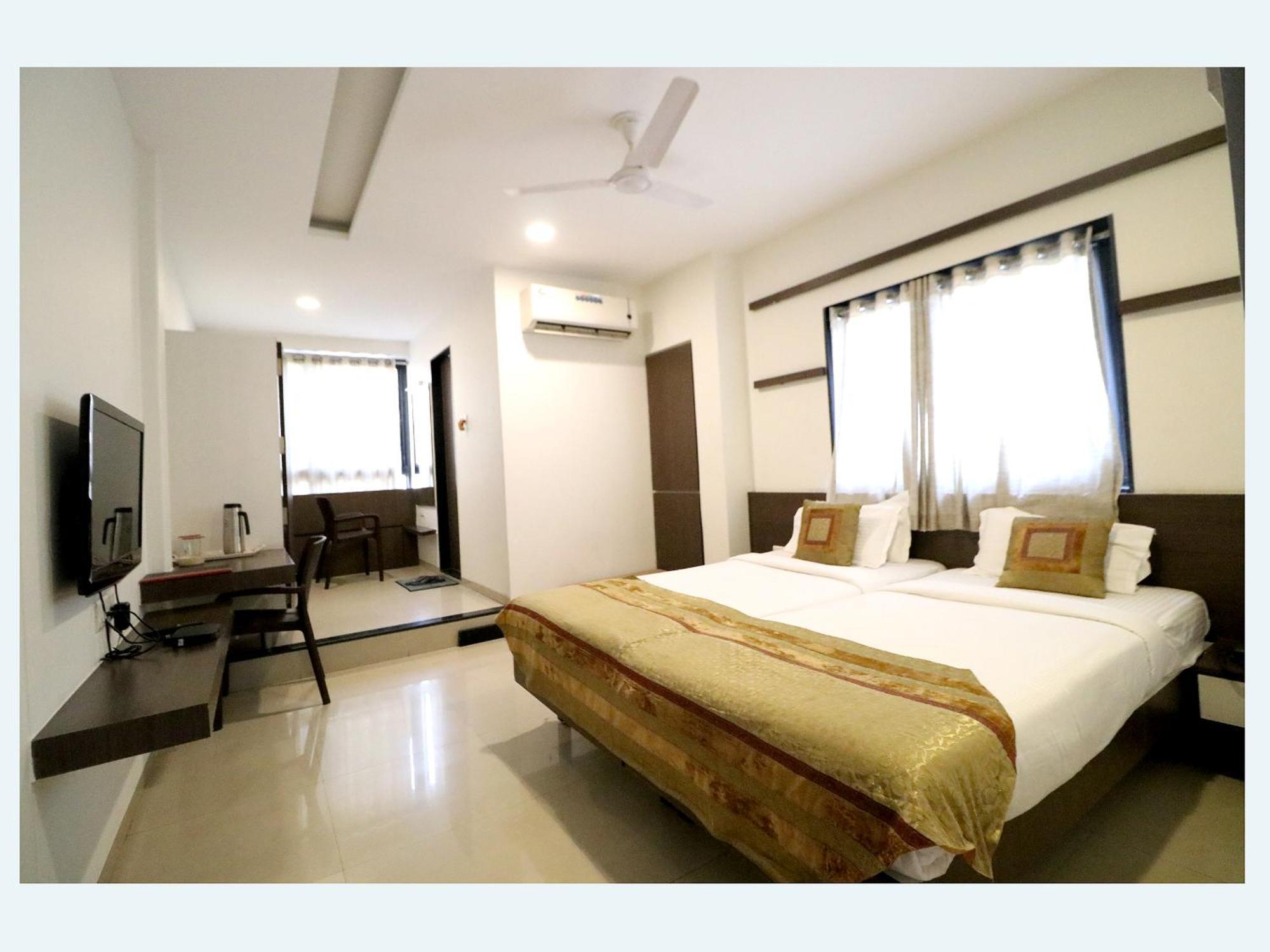 Hotel Girnar Evrengabad Dış mekan fotoğraf