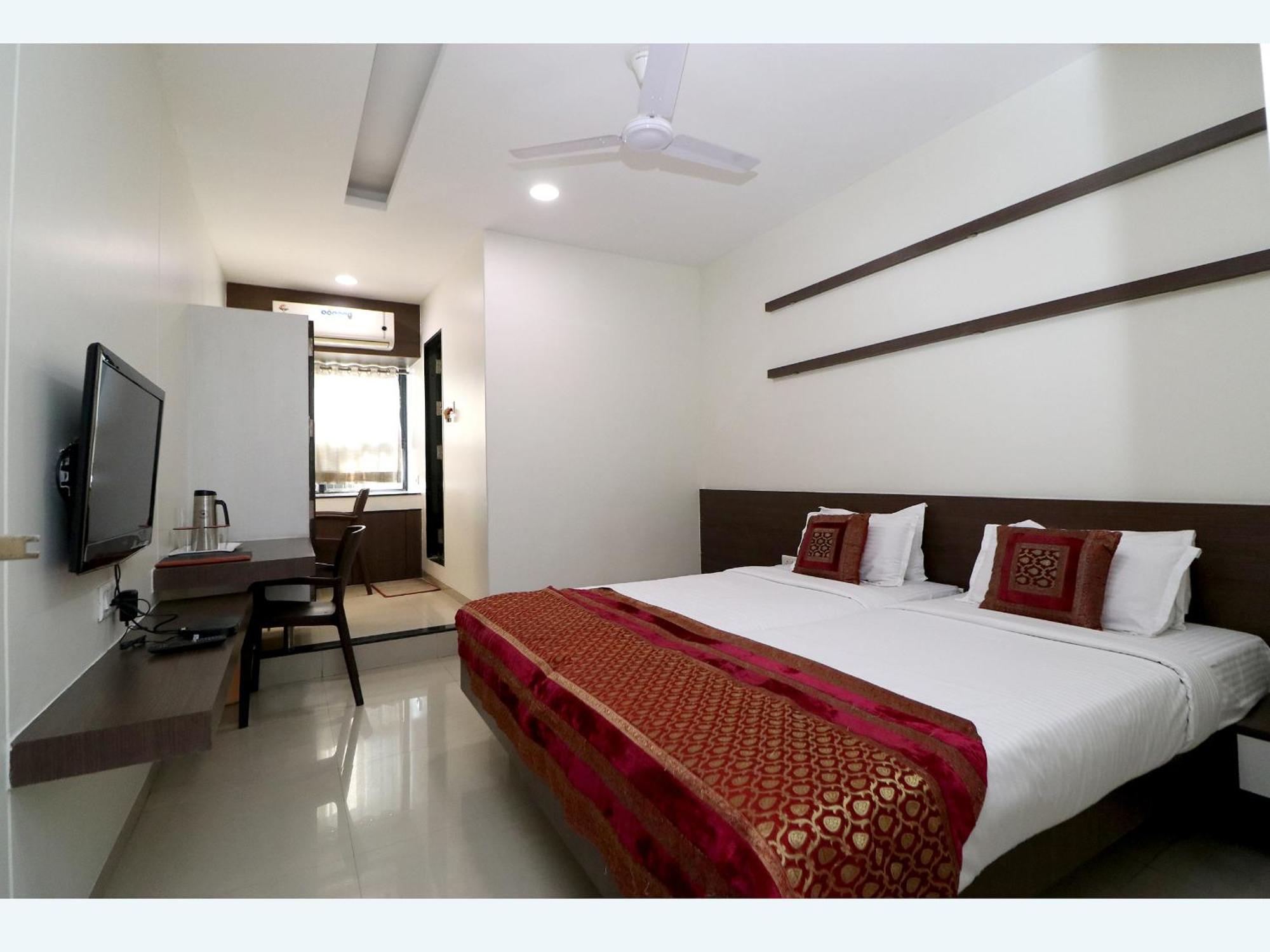 Hotel Girnar Evrengabad Dış mekan fotoğraf