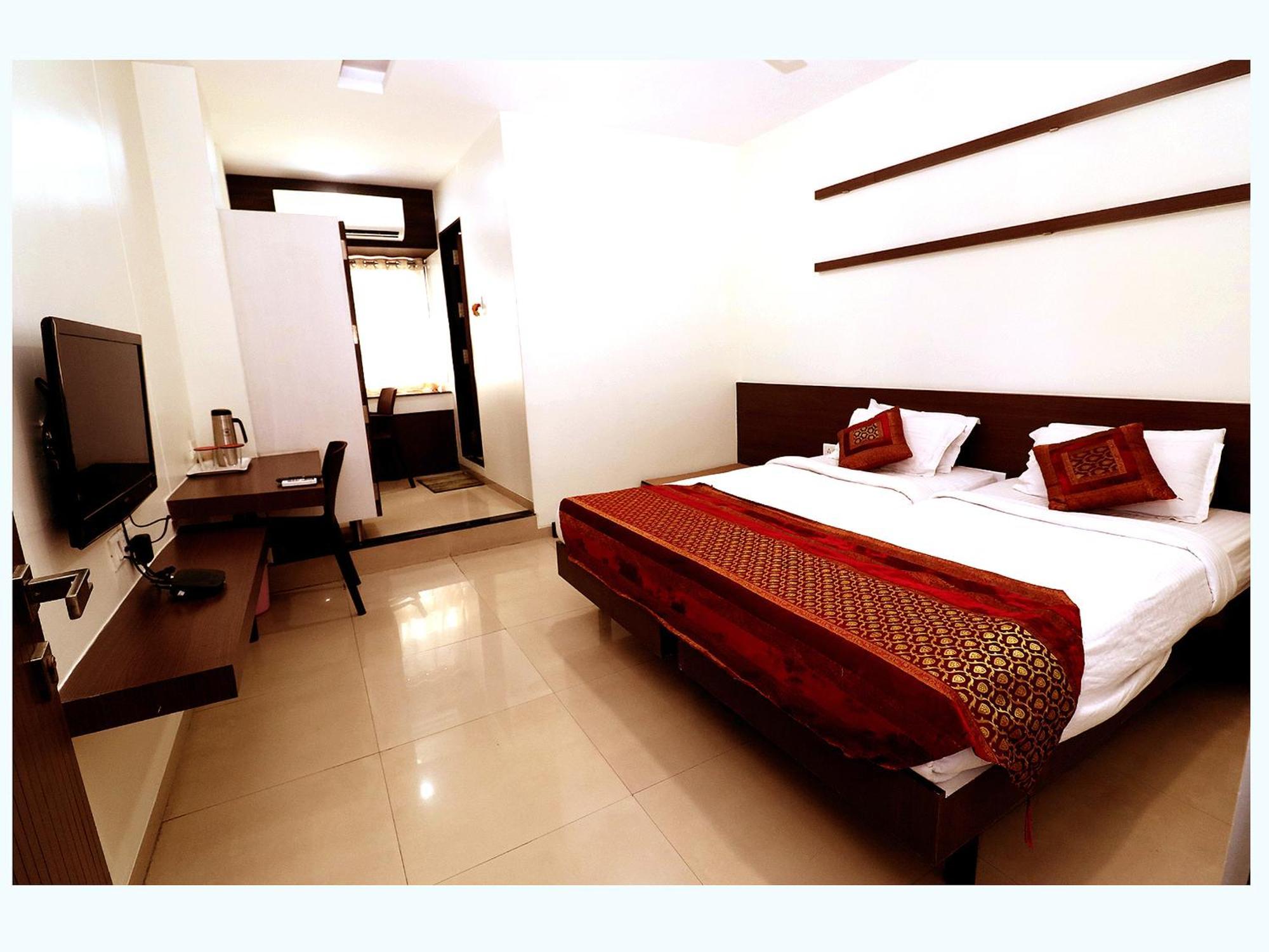 Hotel Girnar Evrengabad Dış mekan fotoğraf