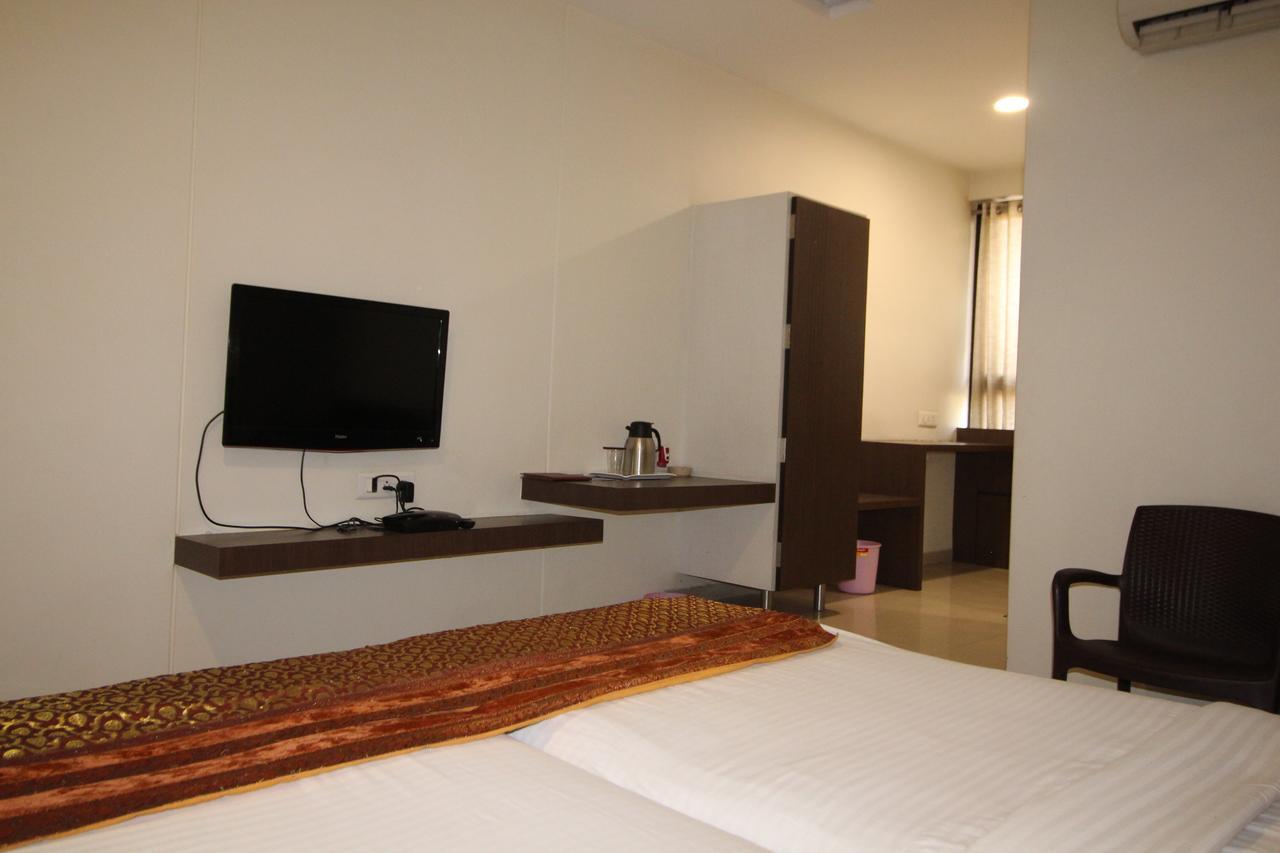 Hotel Girnar Evrengabad Dış mekan fotoğraf